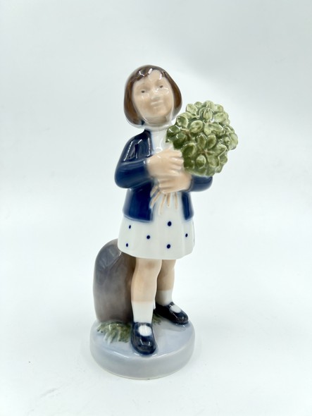 antique figurine
"Girl with May Flowers"