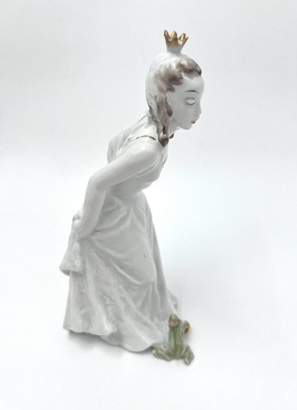 Антикварная статуэтка "Принцесса"