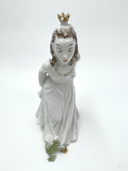 Antique statuette "Princess"