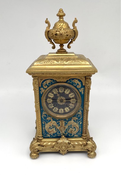 Антикварные часы в стиле ренессанс