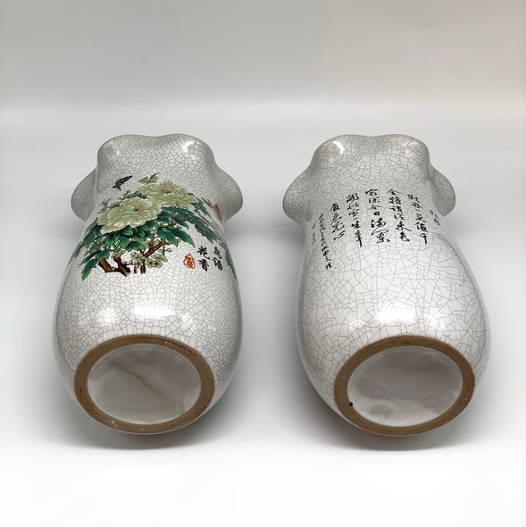 Vases with the image of peonies and birds