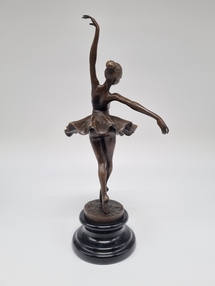 Figurine "Ballerina",
Milo