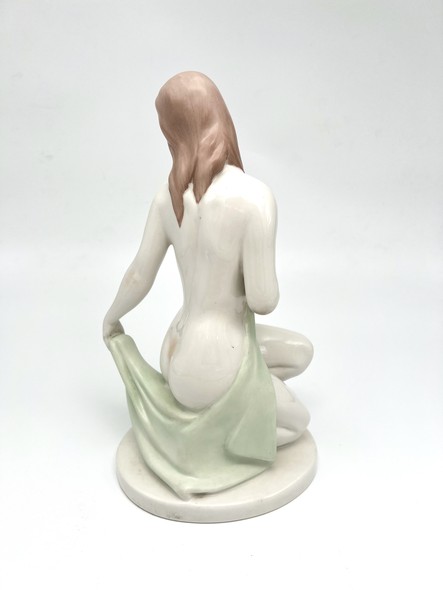 Винтажная статуэтка «Девушка»