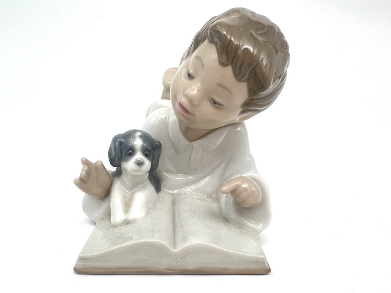 Винтажная статуэтка «Мальчик с щенком»