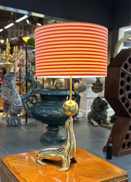 Antique table lamp "Seal"