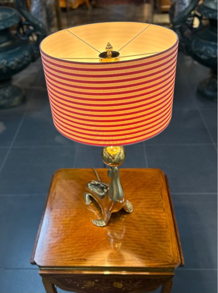 Антикварная настольная лампа «Тюлень»