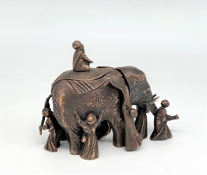 Vintage sculpture "Elephant and the blind"