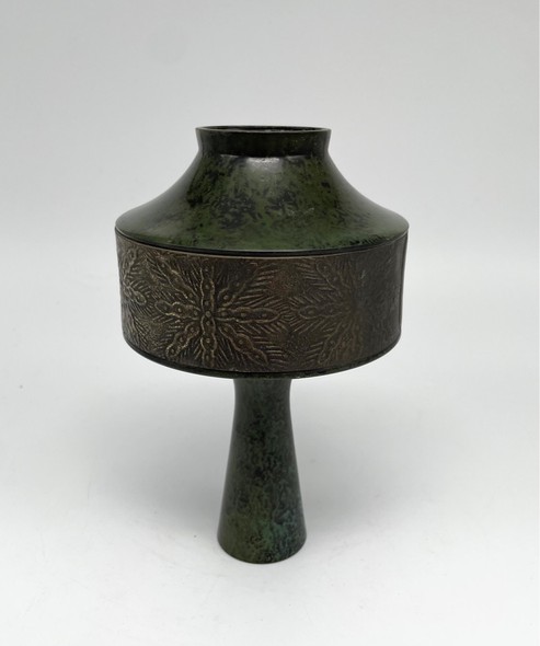 Антикварная вазочка,
Азия