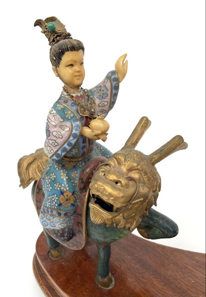 Antique composition "Qilin giving a child"