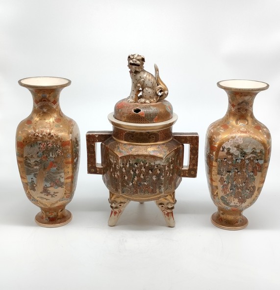 Antique Incense Burner
with Vases, Japan