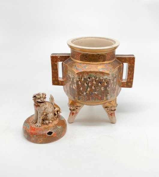 Antique Incense Burner
with Vases, Japan