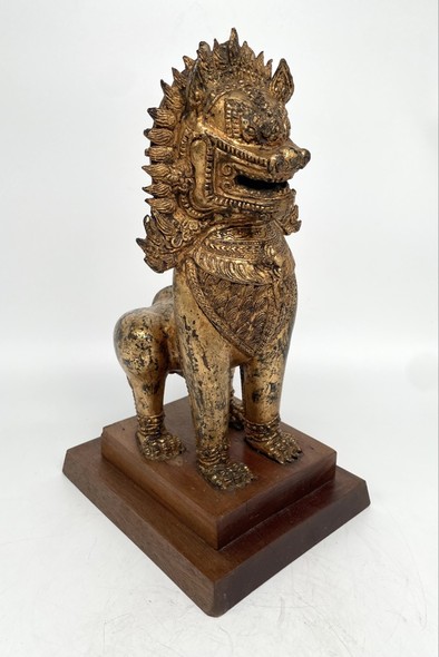 Antique sculpture "Lion Fo"