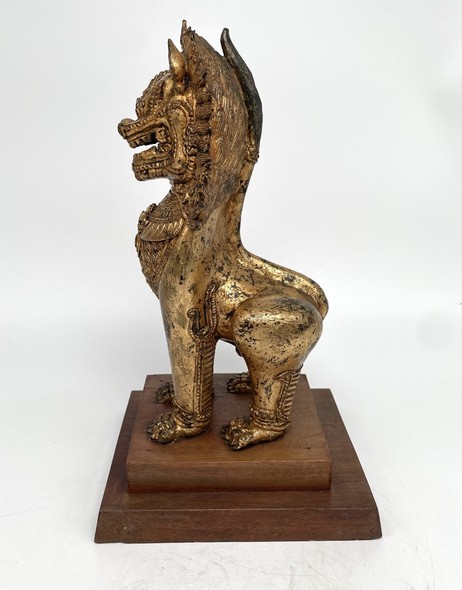 Antique sculpture "Lion Fo"