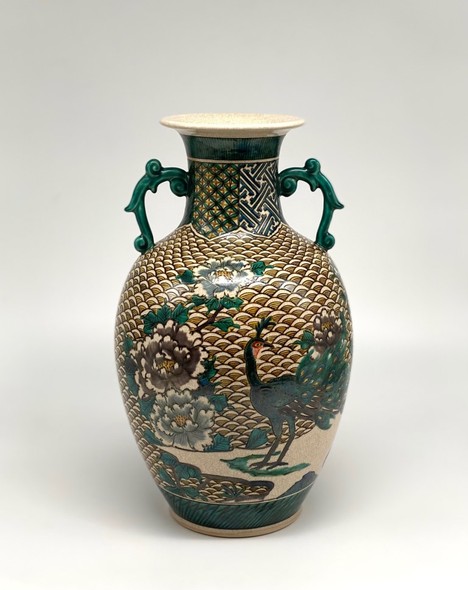 Antique vase
Kutani