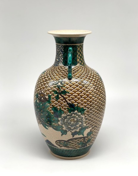 Antique vase
Kutani