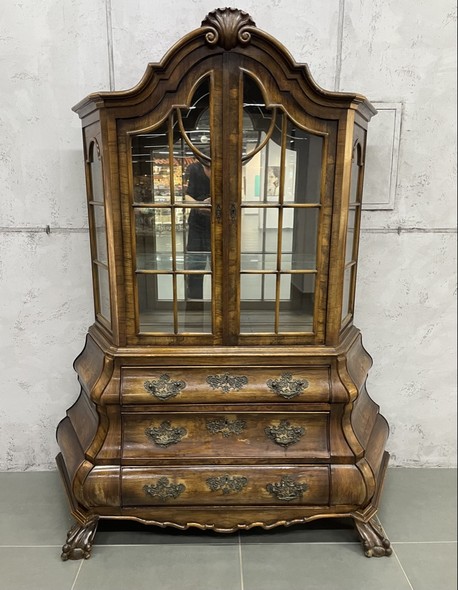 Antique Display Case
Chippendale