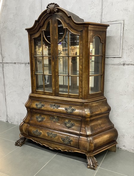 Antique Display Case
Chippendale