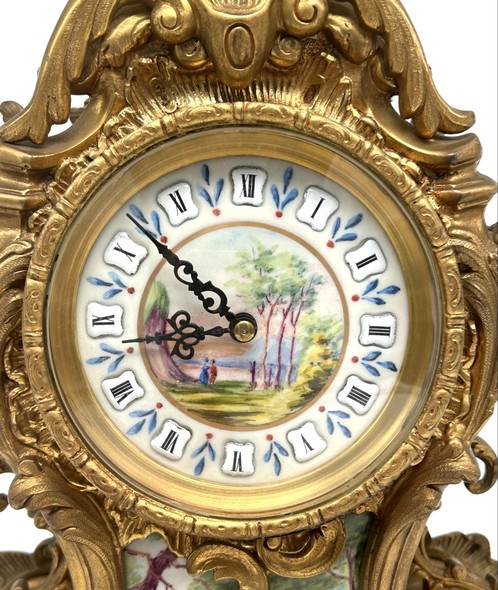 Antique clock
in baroque style