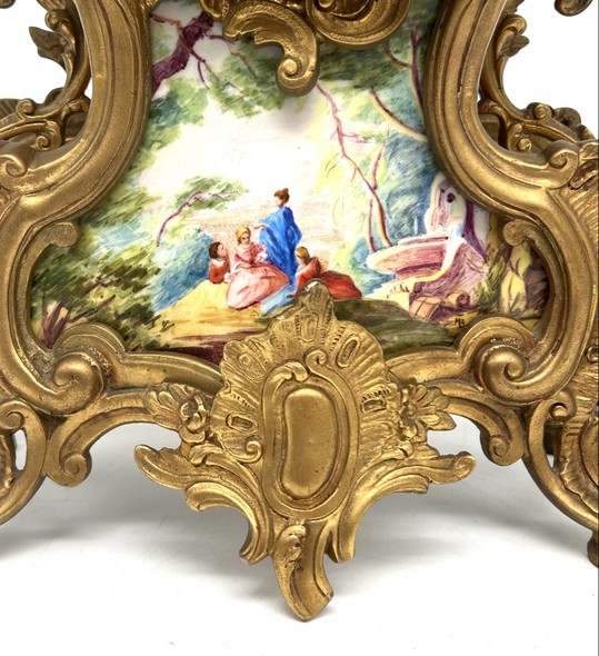 Antique clock
in baroque style