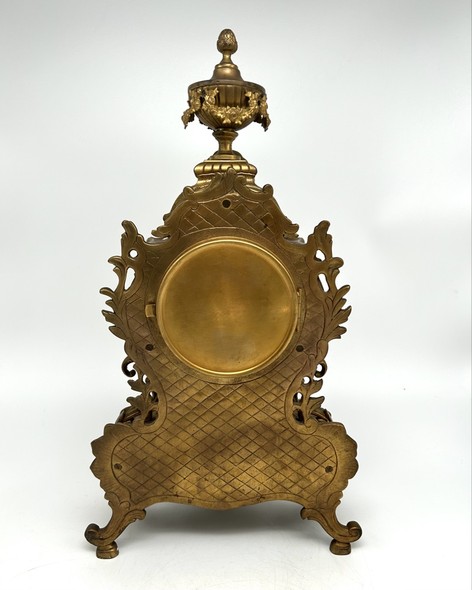 Antique clock
in baroque style