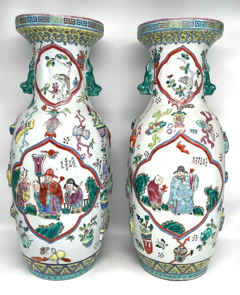 Antique vase
"Emperor with retinue"