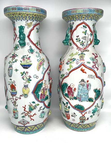 Antique vase
"Emperor with retinue"