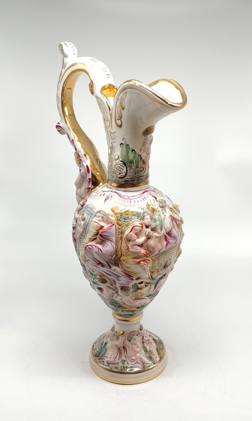 Antique jug
Renaissance, Capodimonte