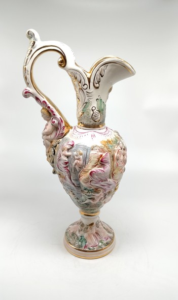 Antique jug
Renaissance, Capodimonte