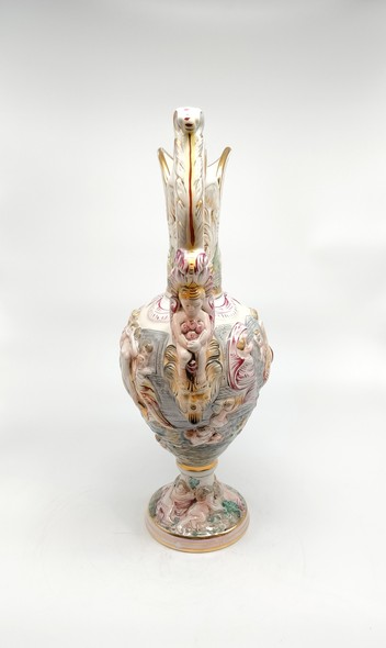 Antique jug
Renaissance, Capodimonte