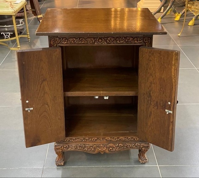 Antique chinoiserie cabinet