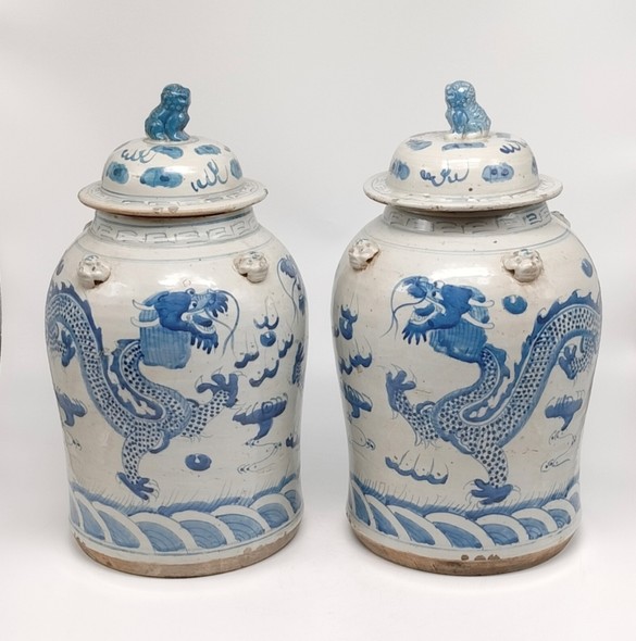 Pair of vases with cobalt painting "Dragons"