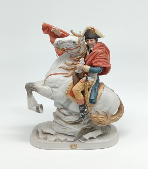 Vintage sculpture "Napoleon Bonaparte"