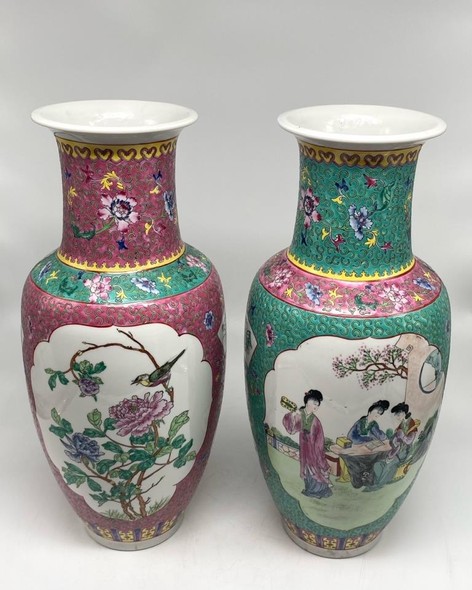 Vintage Oriental
Paired Vases, China