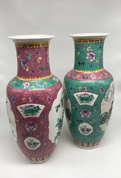 Vintage Oriental
Paired Vases, China