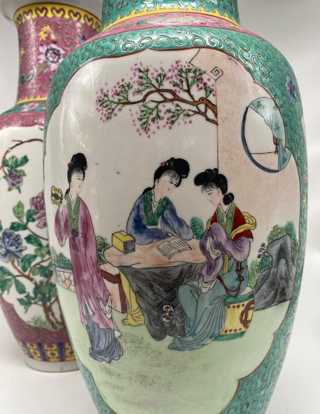 Vintage Oriental
Paired Vases, China