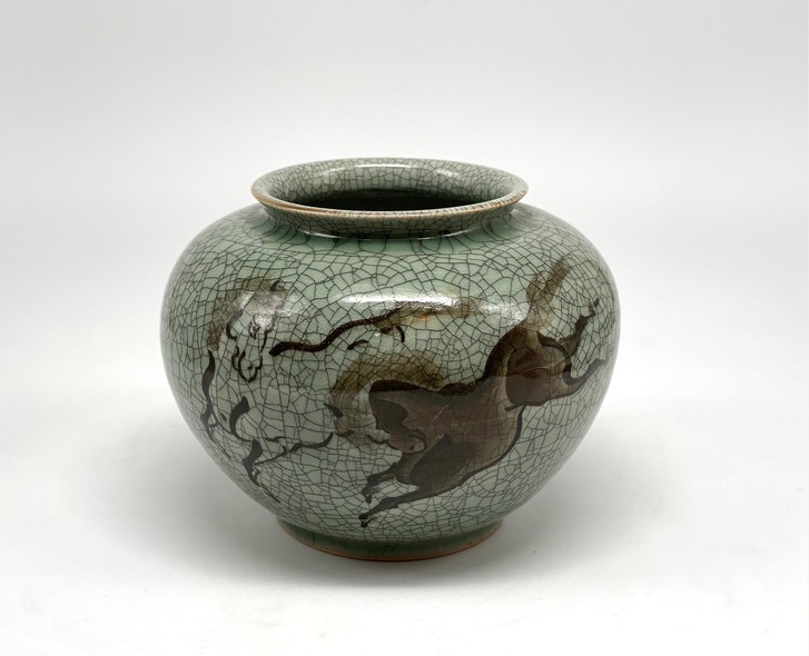 Antique Vase
with Horses, Japan