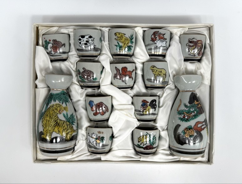 Antique Sake Set "Zodiac Signs"