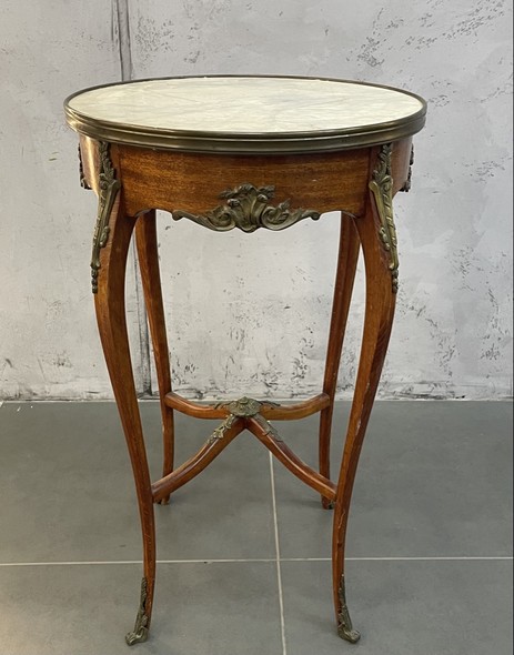 Antique pedestal table