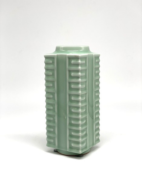 Kong shaped vintage vase