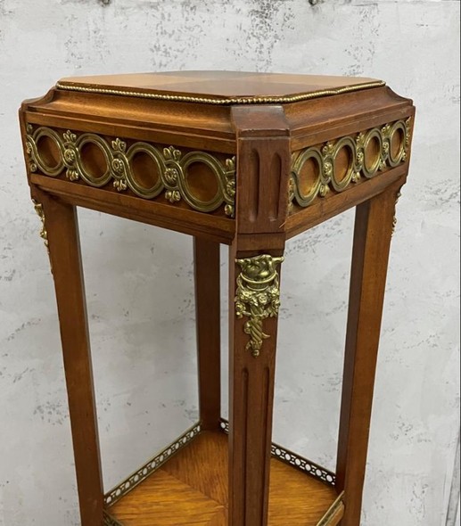 Vintage pedestal in Empire style