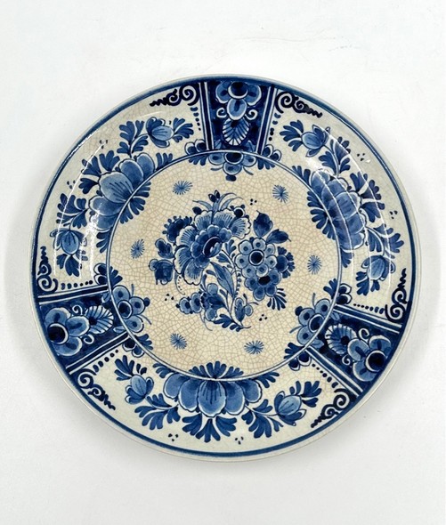 Antique wall plate, Delft