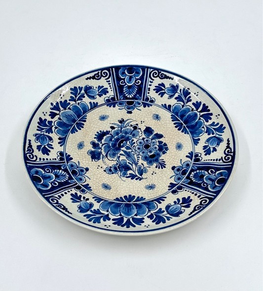 Antique wall plate, Delft