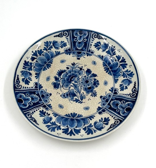 Antique wall plate, Delft