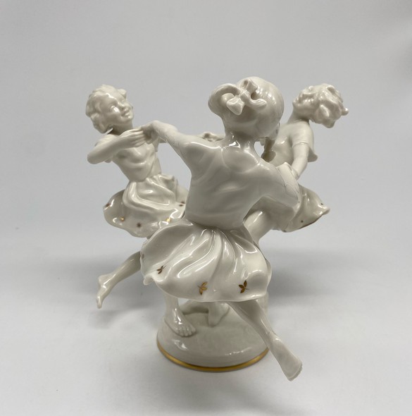 Antique sculpture "Ballerinas"