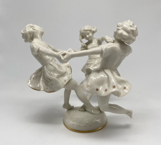 Antique sculpture "Ballerinas"
