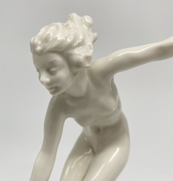 Sculpture "Gymnast with a ball"