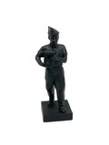Антикварная скульптура «Пионер со скворечником»