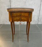 Антикварный столик
в стиле Луи XVI