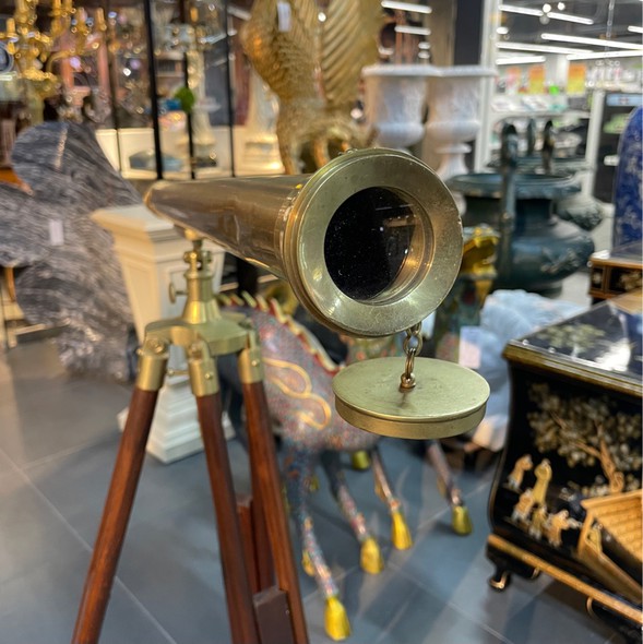 Антикварный телескоп