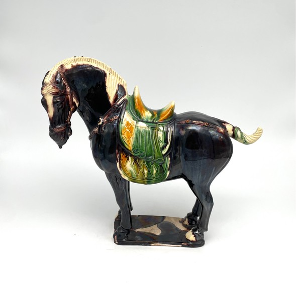 Антикварная скульптура «Лошадь Тан»